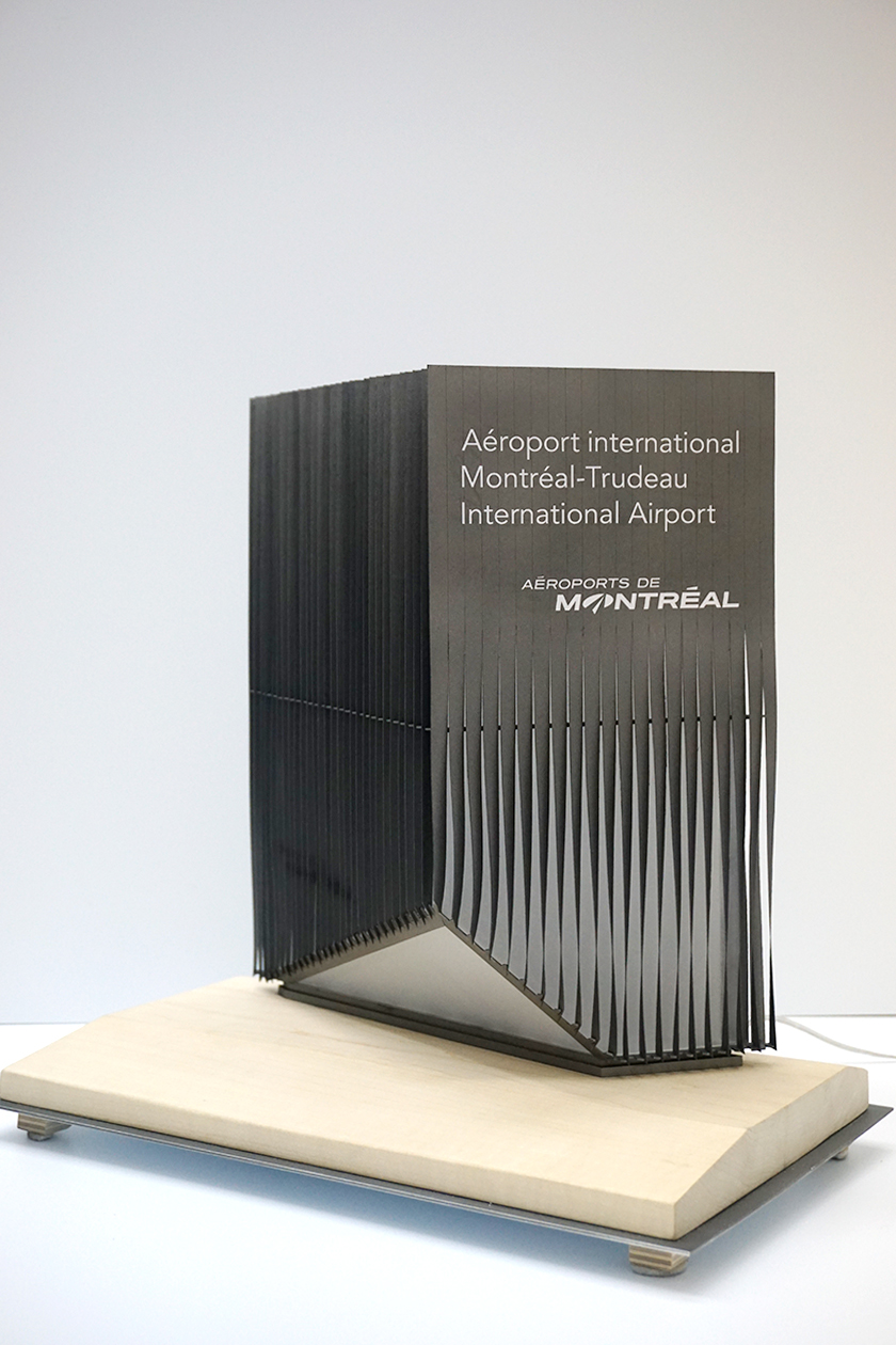 Maquette prototype du signal routier de l'Aéroport International de Montréal - Vue d'ensemble